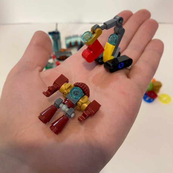 LEGO Marvel Super Heroes: The Avengers Advent Calendar Parts 76196 No Figures - Picture 3 of 9